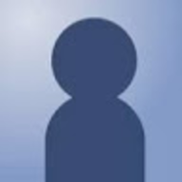 Meet your Posher, Caitlin - Picture 1 of 1